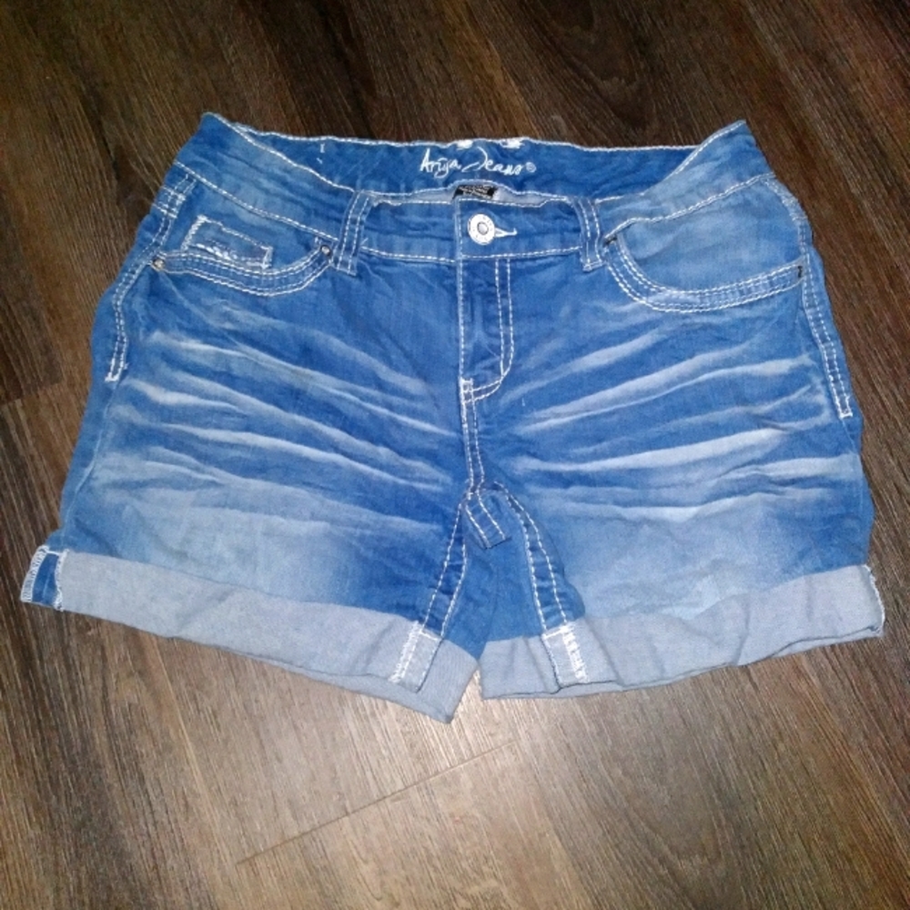 Ariya Shorts